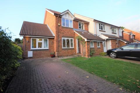 4 bedroom end of terrace house to rent, Chamberlain Way, Pinner HA5