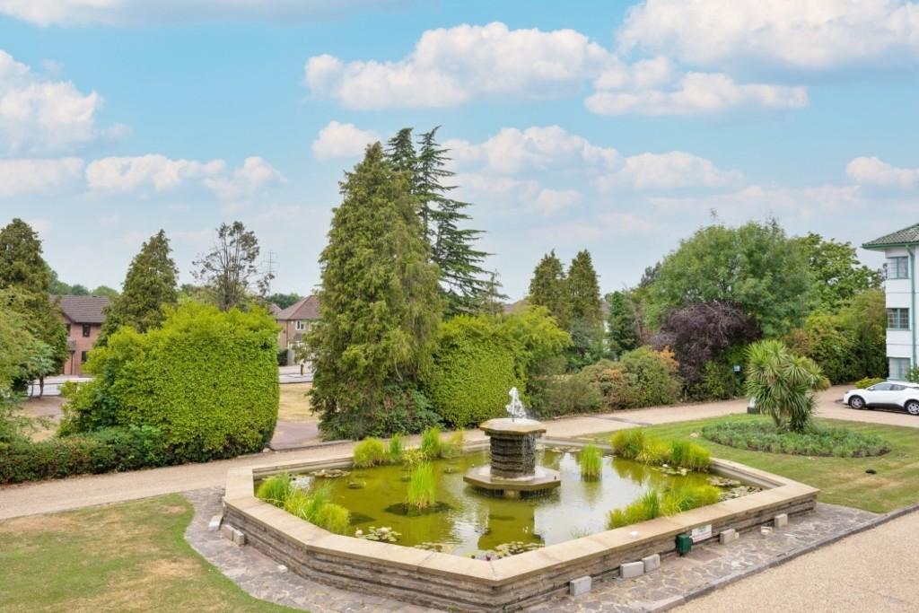 Pinner Court, Pinner 2 bed apartment - £409,950