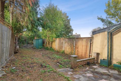 93 Alwold Crescent, London, SE12 9AH