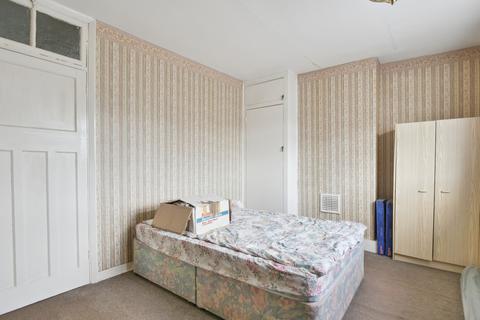 93 Alwold Crescent, London, SE12 9AH