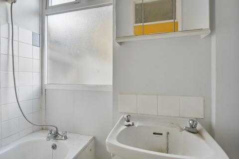 93 Alwold Crescent, London, SE12 9AH