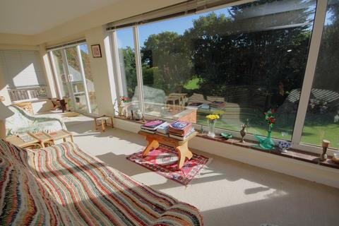 3 bedroom detached house for sale - Totland Bay, Isle of Wight