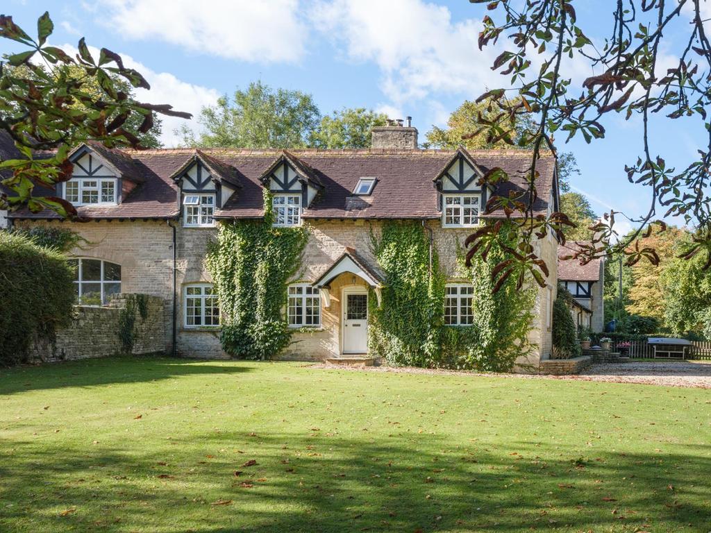 Stable Cottage, Trewsbury, Nr Coates, Cirencester, Gloucestershire, GL7