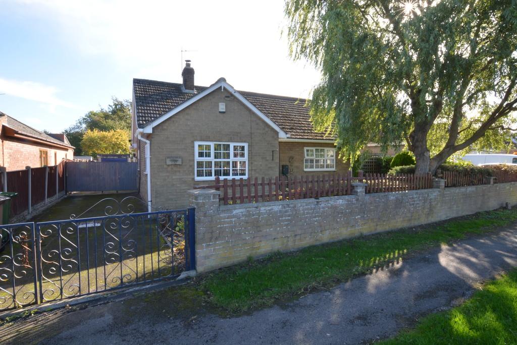 Thorpe Road, Howden 2 bed detached bungalow £300,000
