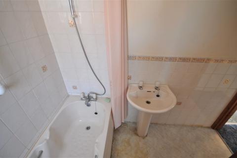 27 Highfield Crescent, Thorne, Doncaster, DN8 4DP