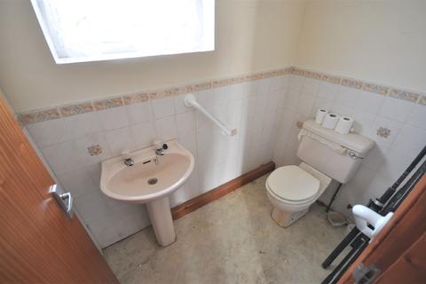 27 Highfield Crescent, Thorne, Doncaster, DN8 4DP
