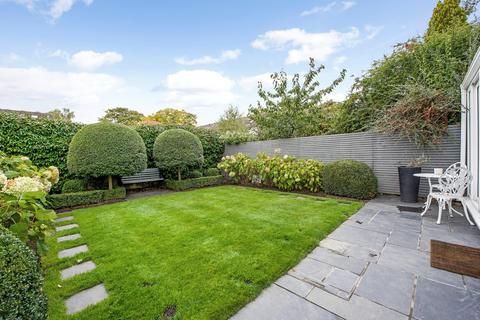 2 Perryfield Way, Richmond, TW10 7SP