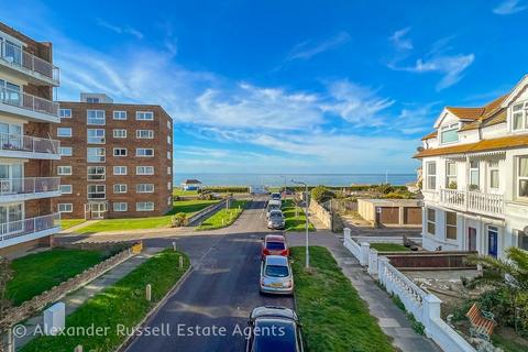 4 bedroom terraced house for sale, Alfred Road, Minnis Bay, Birchington, CT7