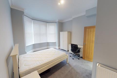 7 bedroom semi-detached house to rent - 108 Foxhall Road