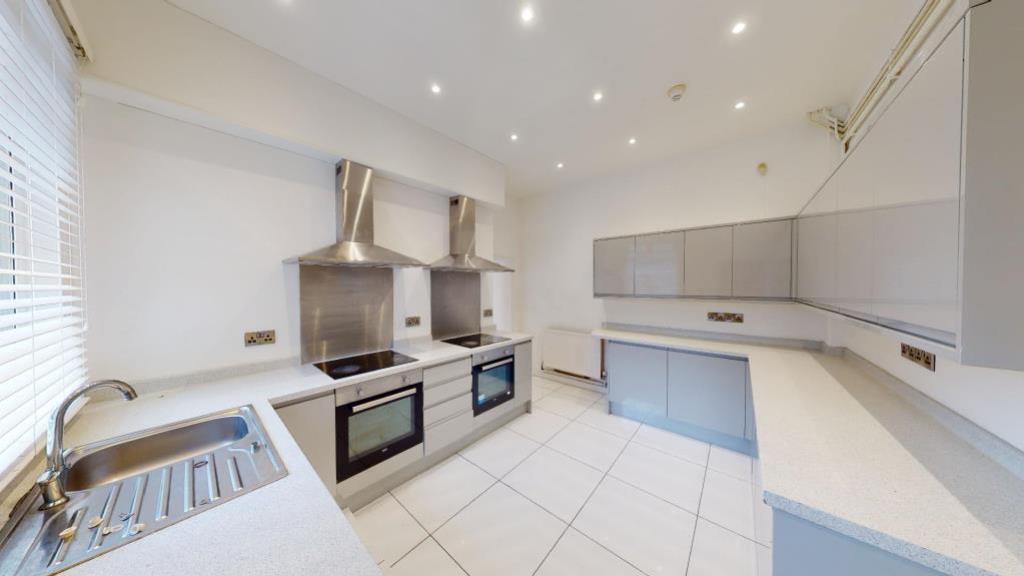 House in Nottingham - View 2