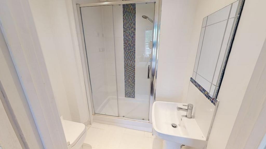126 Greg Ensuite