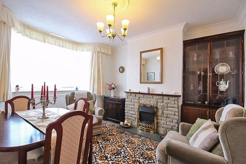 Southview Road, SEDGLEY, DY3 3PG 3 bed semidetached house £250,000