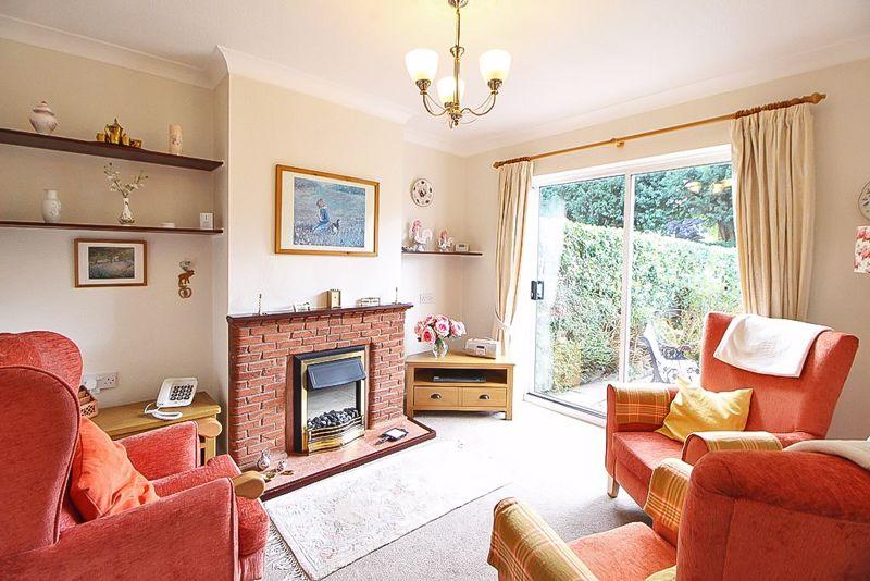 Southview Road, SEDGLEY, DY3 3PG 3 bed semidetached house £250,000