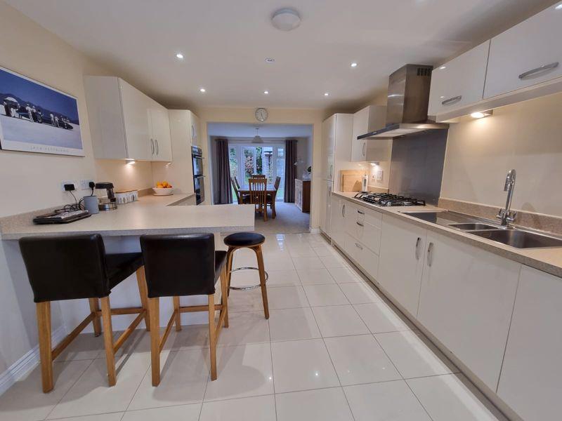 Kitchen /dining room