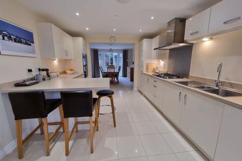 14 Trevince Road, Carnon Downs, Truro, TR3 6FN