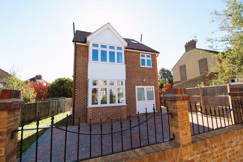 St. Michaels Crescent, Luton 4 bed detached house £580,000
