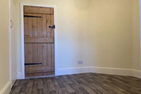 2 bedroom cottage to rent, Uttoxeter Road, Stoke-On-Trent