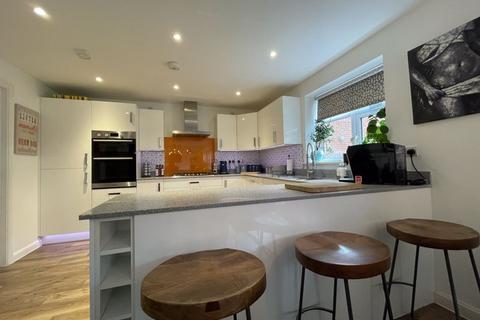 5 bedroom detached house for sale - Tadpole Garden Village