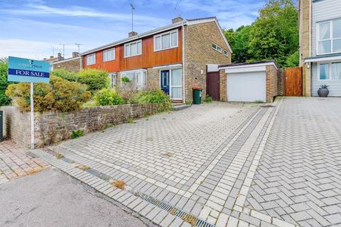 59 Arden Road, Furnace Green, Crawley, RH10 6HL
