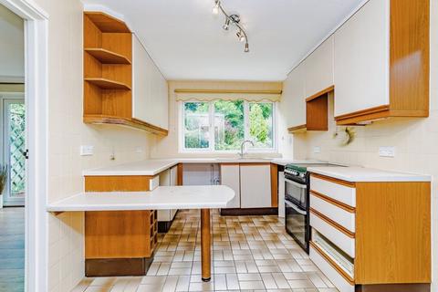 59 Arden Road, Furnace Green, Crawley, RH10 6HL