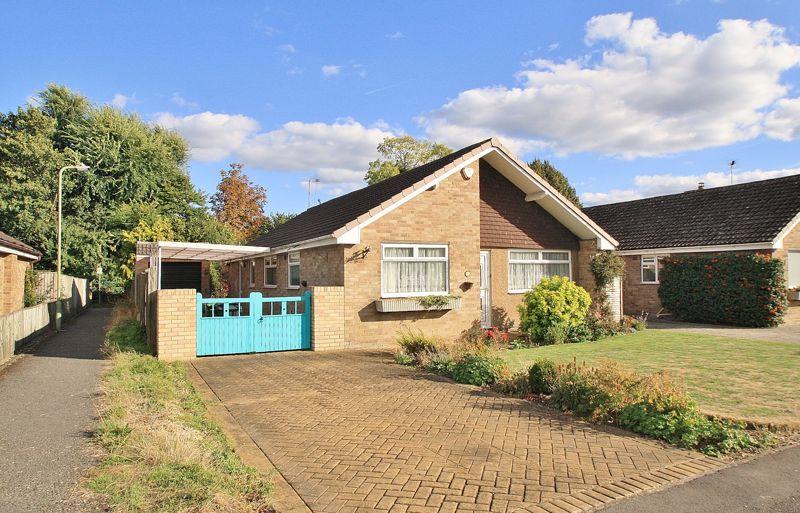 Greenfield Crescent, Wallingford 3 bed detached bungalow for sale £