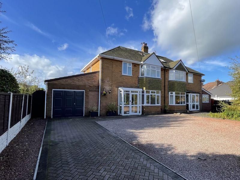 WOMBOURNE, Station Road 4 bed semidetached house £385,000