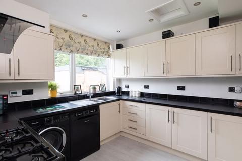 6 The Fairway, Bromley, BR1 2JY
