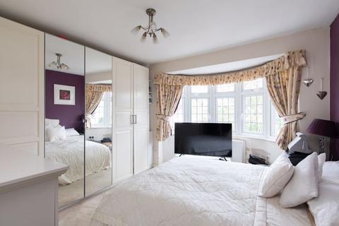 6 The Fairway, Bromley, BR1 2JY