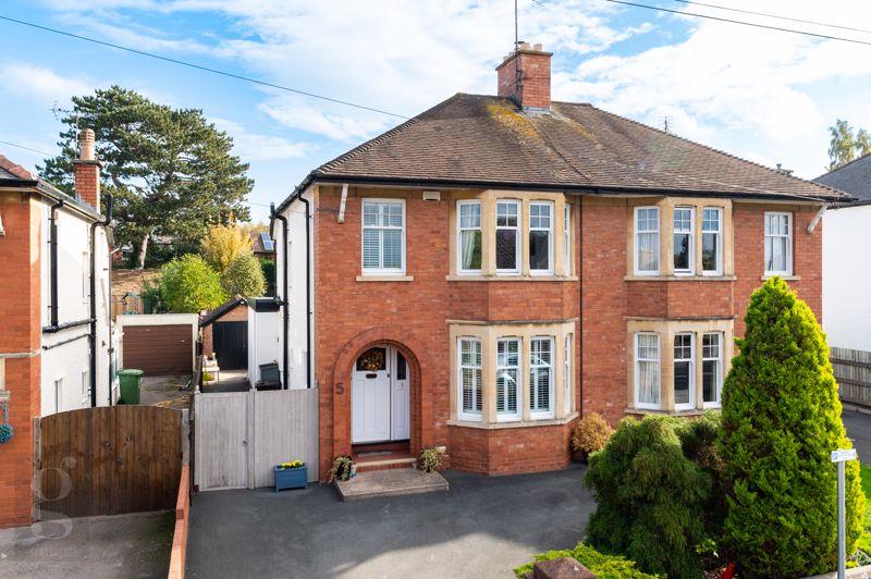 Lichfield Avenue, Hereford, HR1 2RH 3 bed semidetached house £425,000
