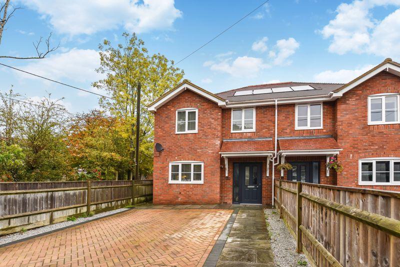 Hammonds Green, Totton, Southampton... 3 bed semidetached house £