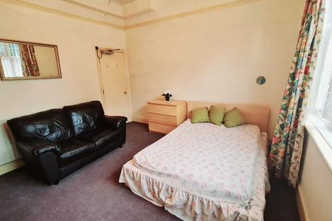 1 bedroom in a house share to rent, Wimborne Road