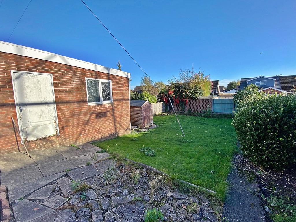 Gainsborough Road, Warrington, WA4 3 bed semidetached bungalow £200,000