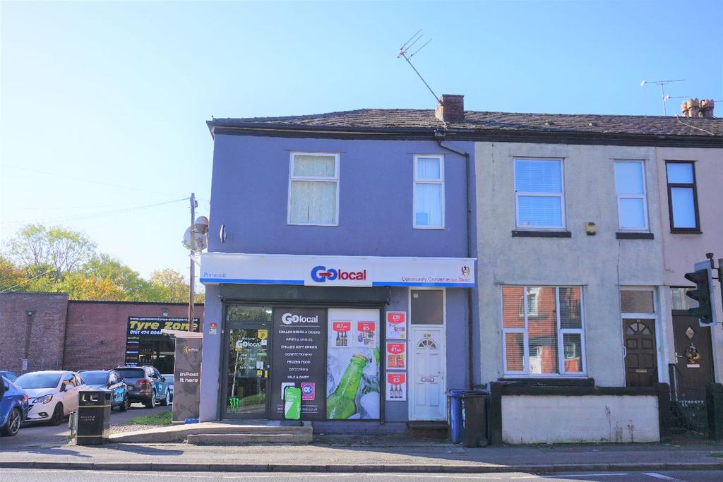 Carrington Road, Stockport, Cheshire... Shop £900 pcm (£208 pw)