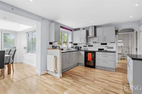 8 Cox Close, Bidford On Avon, Alcester, B50 4EF