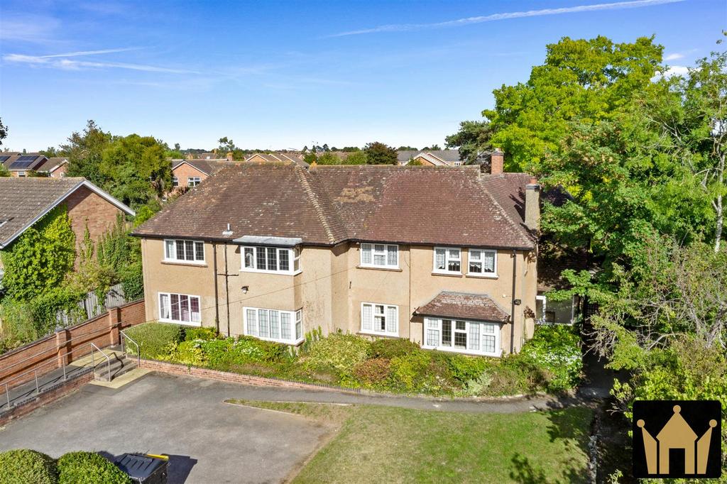 Victoria Road, BidfordOnAvon, Alcester 12 bed detached house £500,000