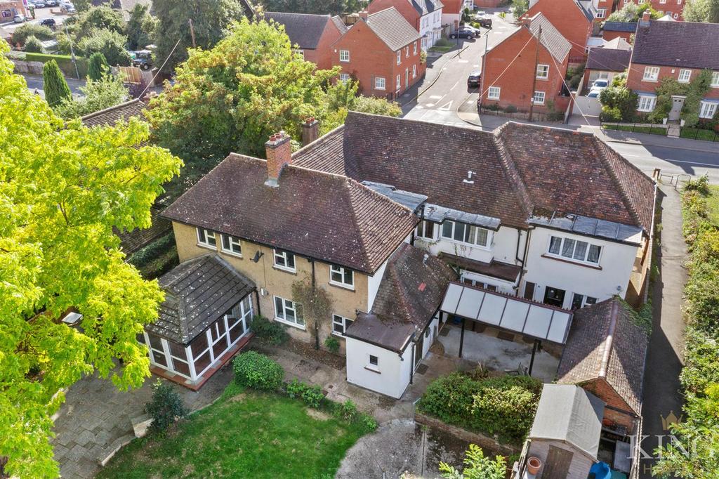 Victoria Road, BidfordOnAvon, Alcester 12 bed detached house £500,000