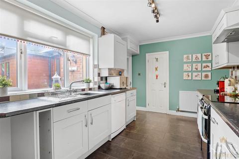 21 Crompton Avenue, Bidford On Avon, Alcester, B50 4DG