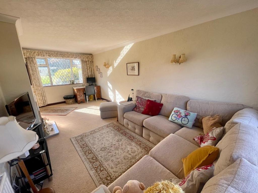 Campden Green, Solihull 3 bed semidetached house £250,000