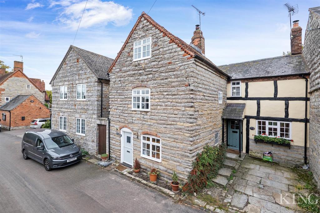Ardens Grafton, Alcester 1 bed cottage £250,000