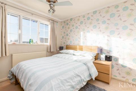 1 Devonish Close, Alcester, B49 6EG
