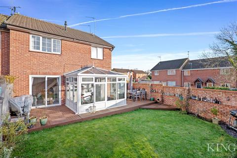 1 Devonish Close, Alcester, B49 6EG