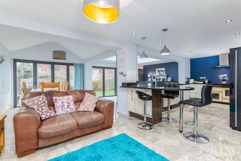 8 Dugdale Avenue, Bidford On Avon, Alcester, B50 4QE