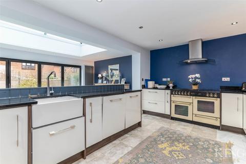 8 Dugdale Avenue, Bidford On Avon, Alcester, B50 4QE
