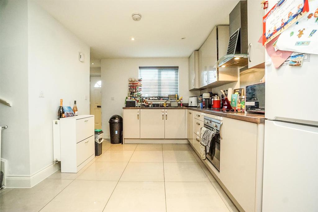 Endeavour Way, Hastings 3 bed end of terrace house £280,000
