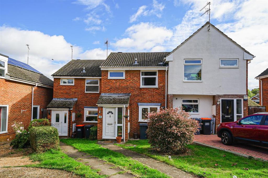 Kendal Gardens, Linslade, Leighton... 2 bed terraced house £290,000