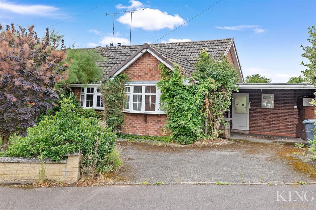 Road, Alcester 2 bed bungalow £284,950