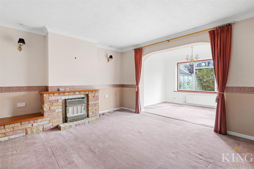 Road, Alcester 2 bed bungalow £284,950