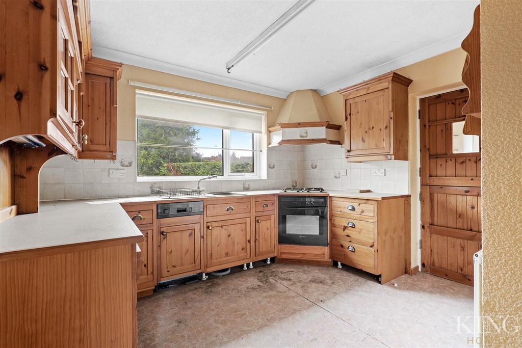 Road, Alcester 2 bed bungalow £284,950