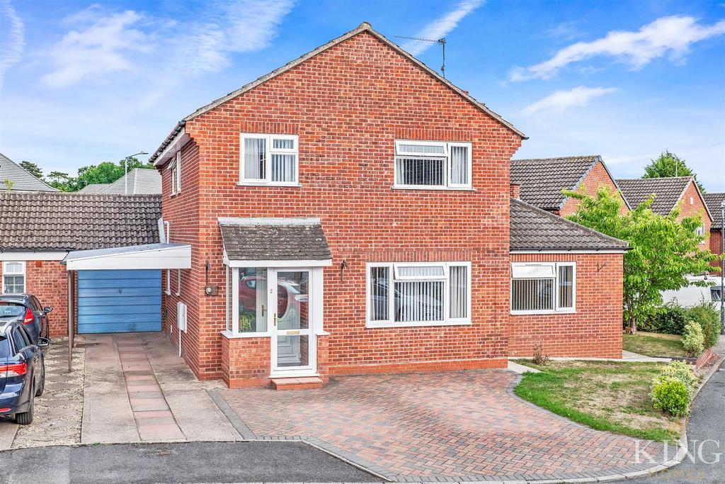 Wain Close, Alcester 5 bed detached house £450,000