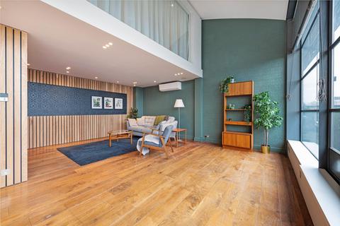 2 bedroom flat for sale, Chiswick Green Studios, Evershed Walk, London, W4